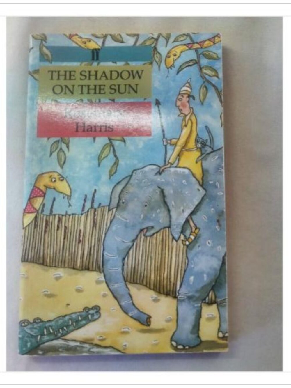 THE SHADOW ON THE SUN Rosemary Harris 1989 First Paperback Edition Book Vintage
